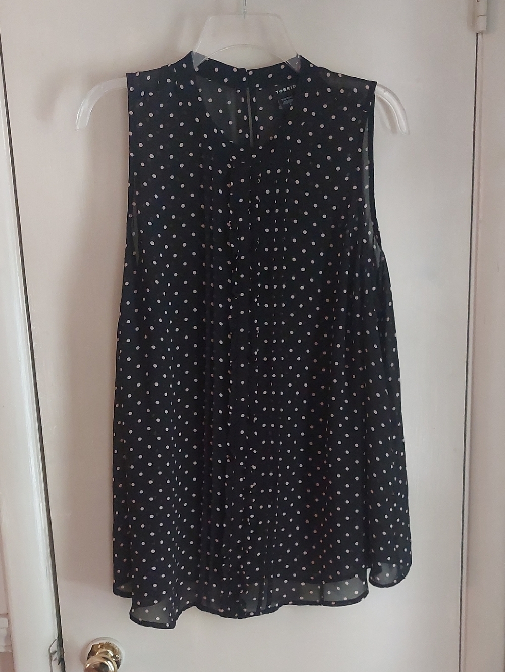 Torrid Black Polka Dot Sleeveless Sheer Ruffle Blouse Plus Sz 2 - Picture 14 of 15